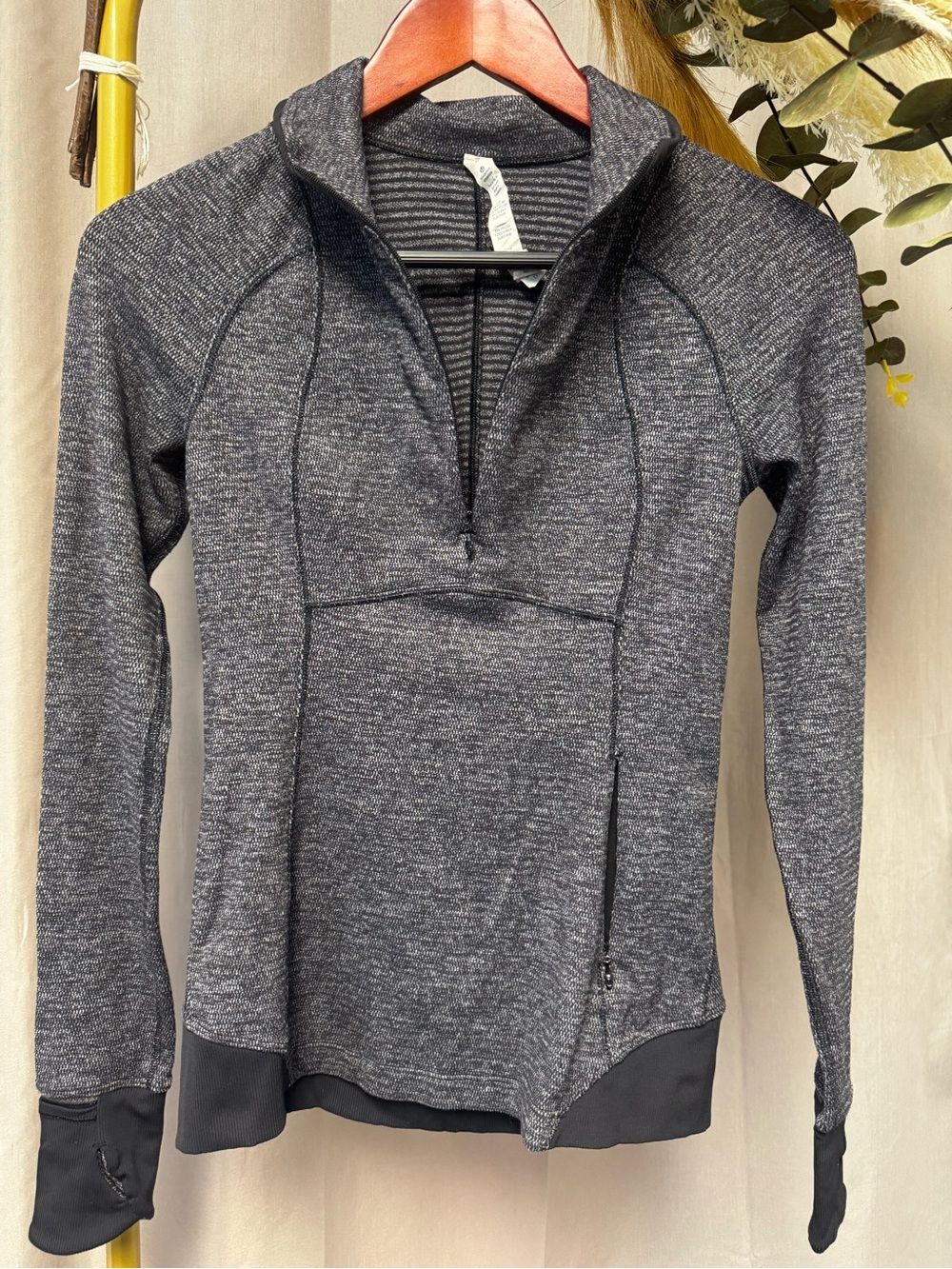 Lululemon Define Half Zip Fitted Pullover Jacket Reflective Detail Thumbholes 4
